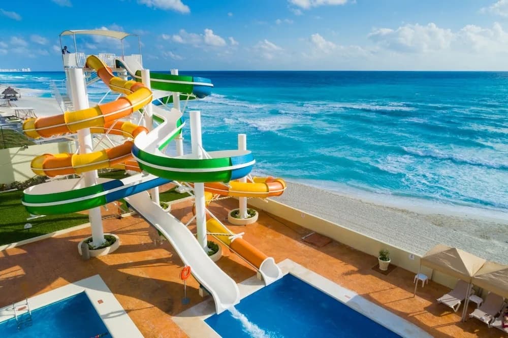 Crown Paradise Club Cancún