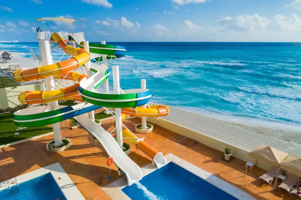 Crown Paradise Club Cancun
